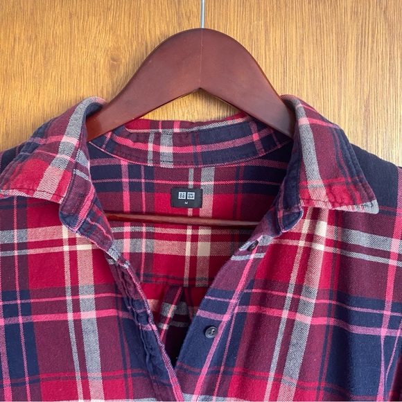 Uniqlo Plaid Flannel Button Down Shirt - Red - Picture 2 of 9
